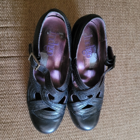 Black Clarks heels size 6.5 - Picture 4 of 4